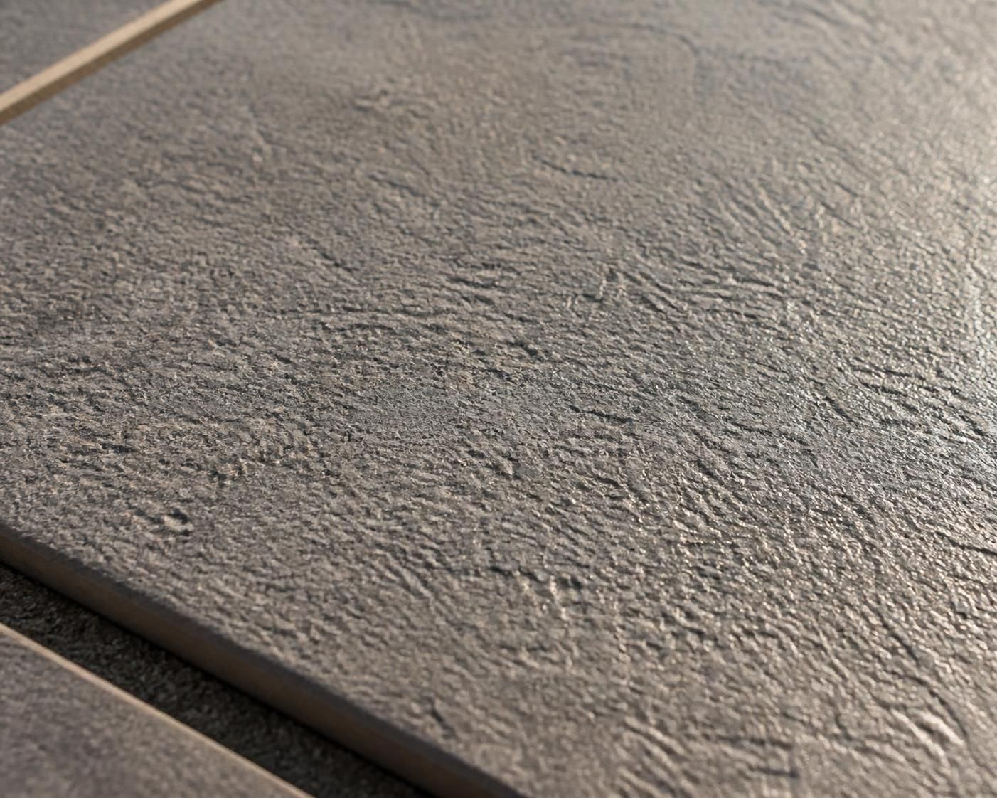 découvrez nos conseils pour choisir un carreleur extérieur qualifié afin d'embellir vos terrasses et jardins avec des finitions durables et esthétiques.