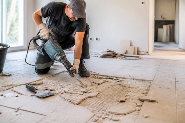 découvrez le prix moyen pour la dépose de carrelage au m2 en 2026 et obtenez des informations précises pour planifier vos travaux de rénovation efficacement.
